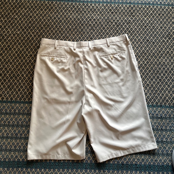 Peter Millar Crown Sport Mens Flat Front Stone Color Shorts Size 42 Waist - Picture 4 of 6